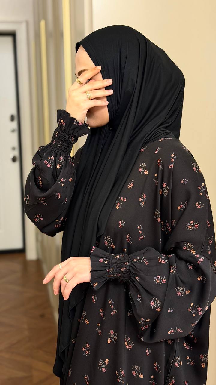 Schwarze florale Abaya mit gerafften Ärmeln und elegantem, weitem Schnitt