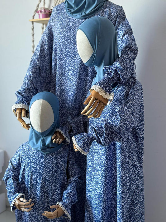 Familien-Abaya „Isfahan“ mit harmonisch abgestimmtem Design für Groß und Klein.