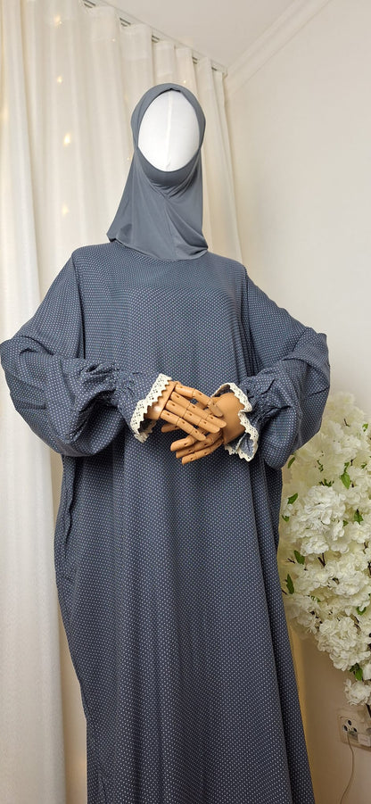 Vorderansicht des Gebetskleids Hafsa