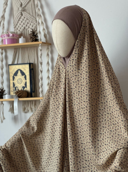 Jilbab Sahara Flowers – heller Jilbab in Beige mit feinem Blumenmuster und Rock