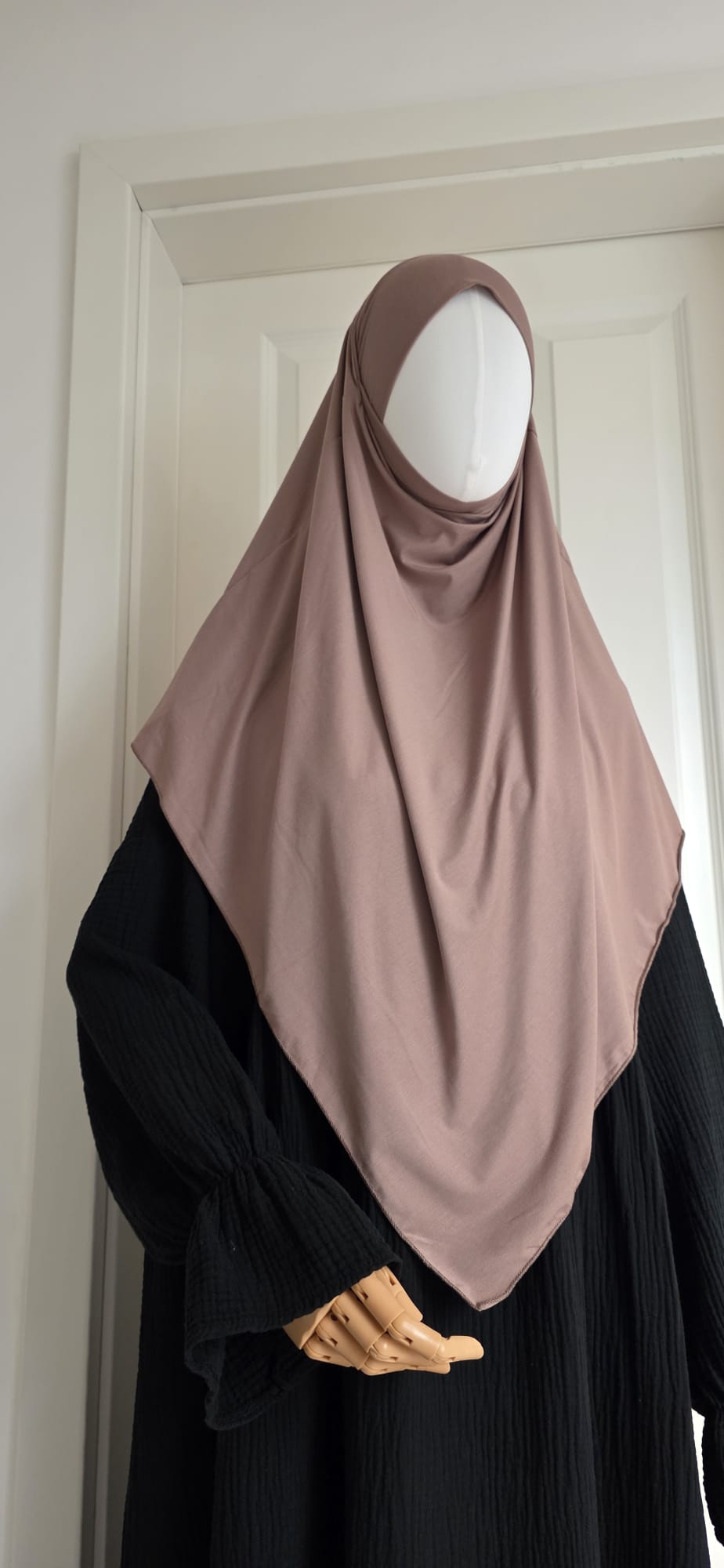 Kurzer Khimar in Beige aus weicher Viskose schlicht und elegant