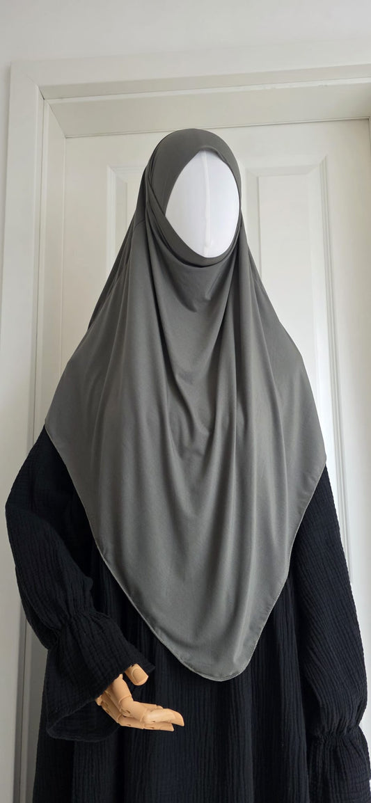Kurzer Khimar in Olivgrün aus weicher Viskose moderner natürlicher Look