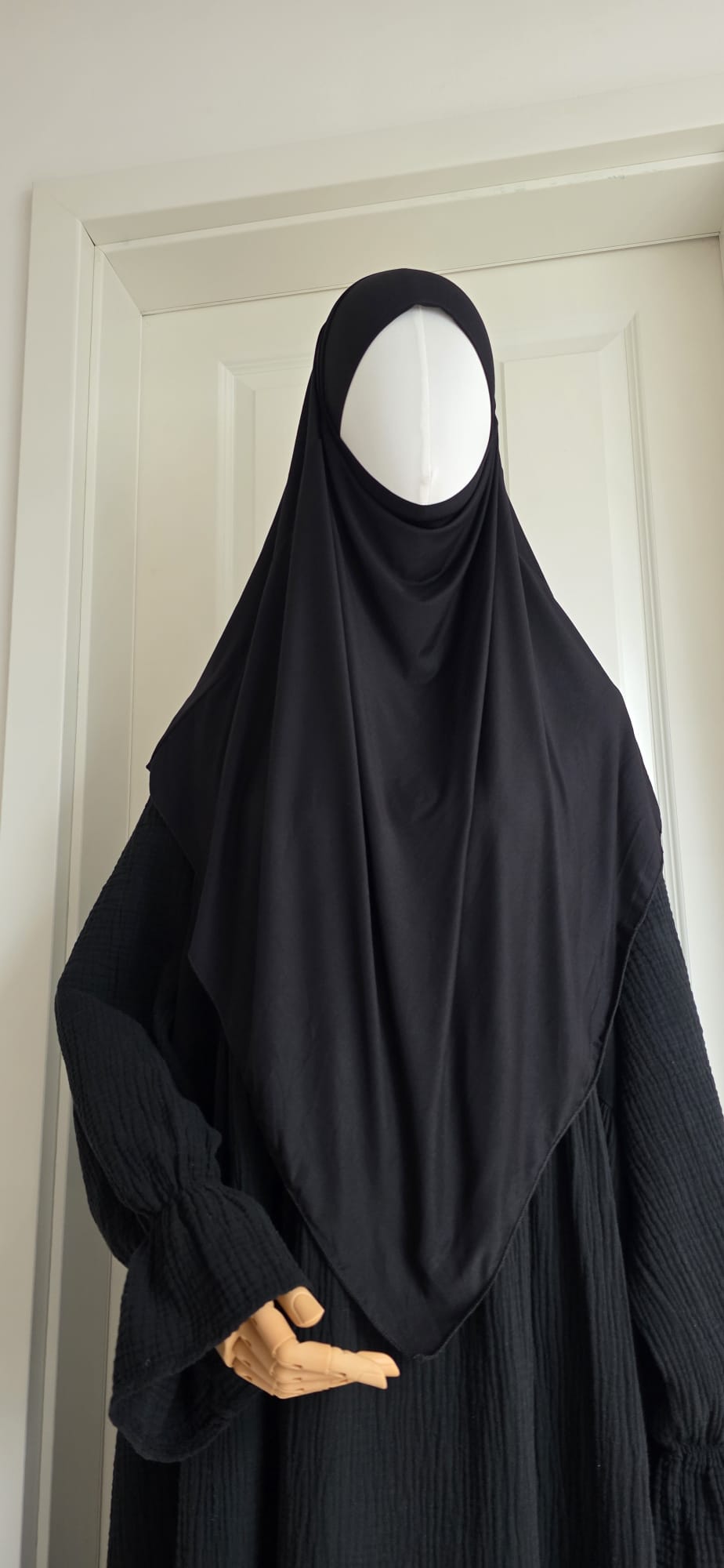 Kurzer Khimar in Schwarz aus weicher Viskose klassisch und blickdicht