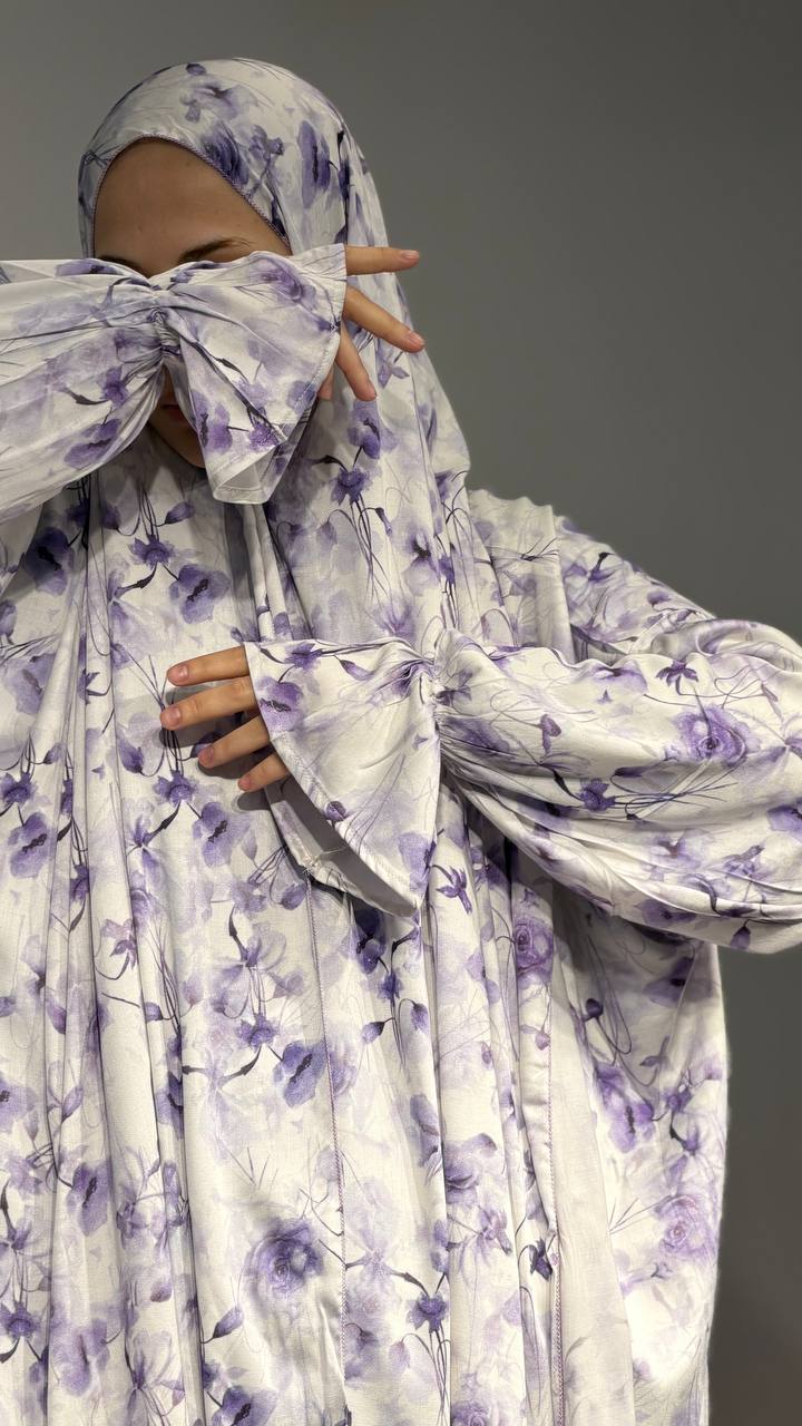 Maryam Kleid aus weicher Viskose mit elastischen Ärmeln und angenähtem Kopftuch
