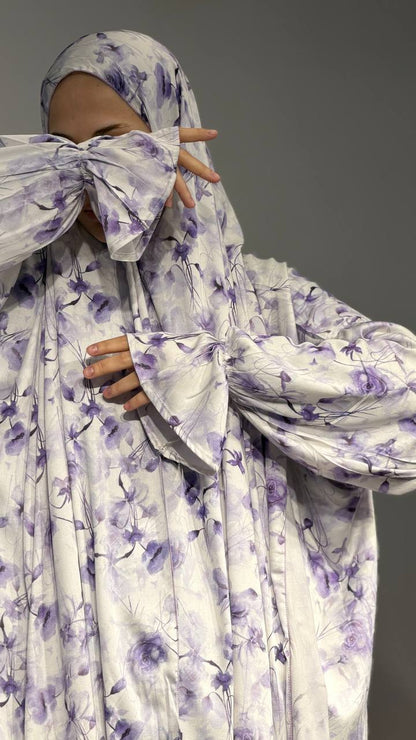 Maryam Kleid aus weicher Viskose mit elastischen Ärmeln und angenähtem Kopftuch