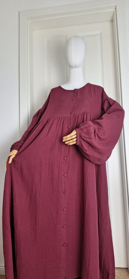 Bordeaux Musselin Kleid von vorne