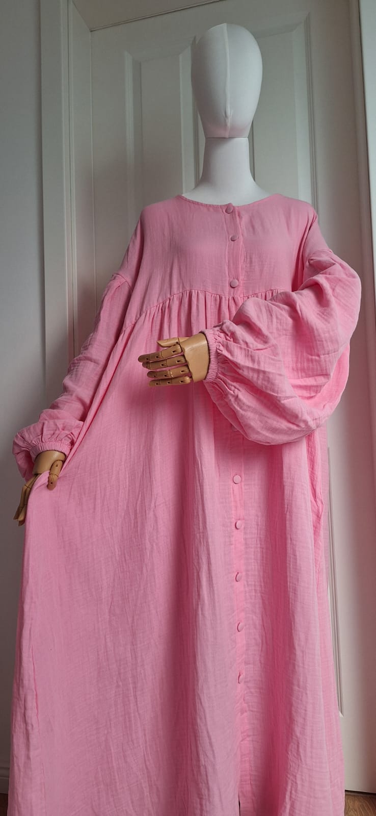 Rosanes Musselin Kleid von vorne
