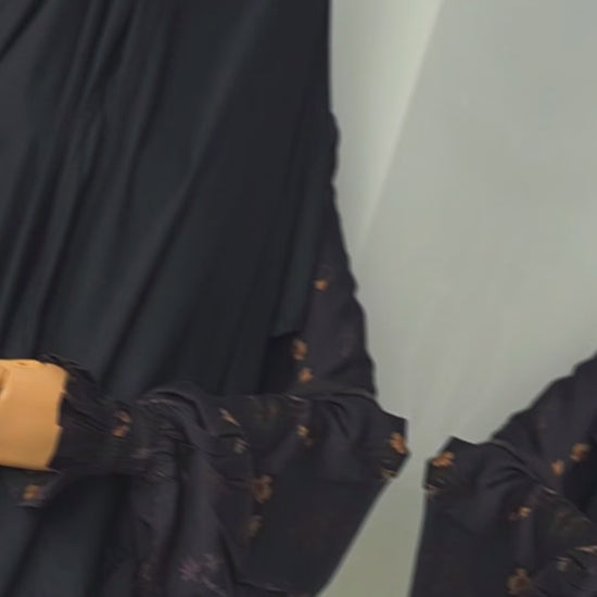 Ruwaida Abaya aus Premium-Viskose mit angenähtem Hijab und fließendem Stoff