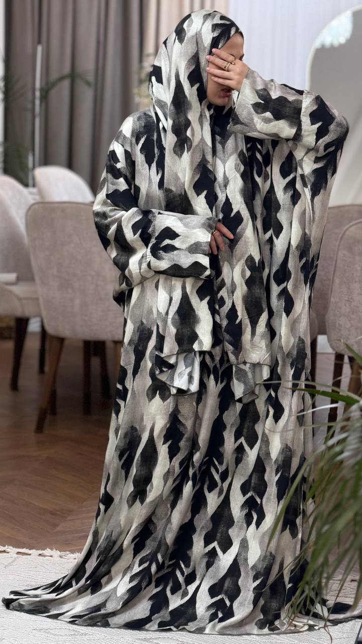 Tahira Butterfly Abaya mit angenähtem Kopftuch