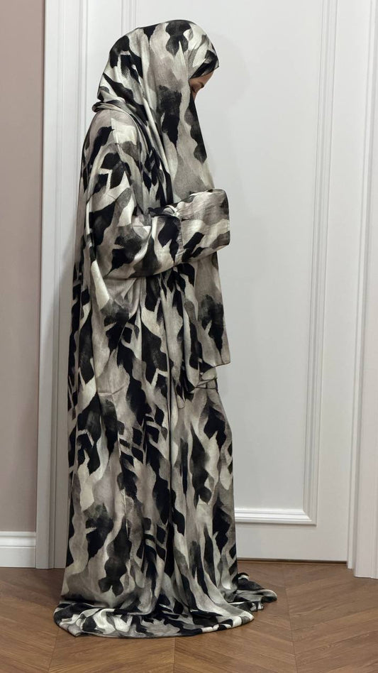 Tahira Butterfly Abaya mit integriertem Kopftuch Seitenansicht